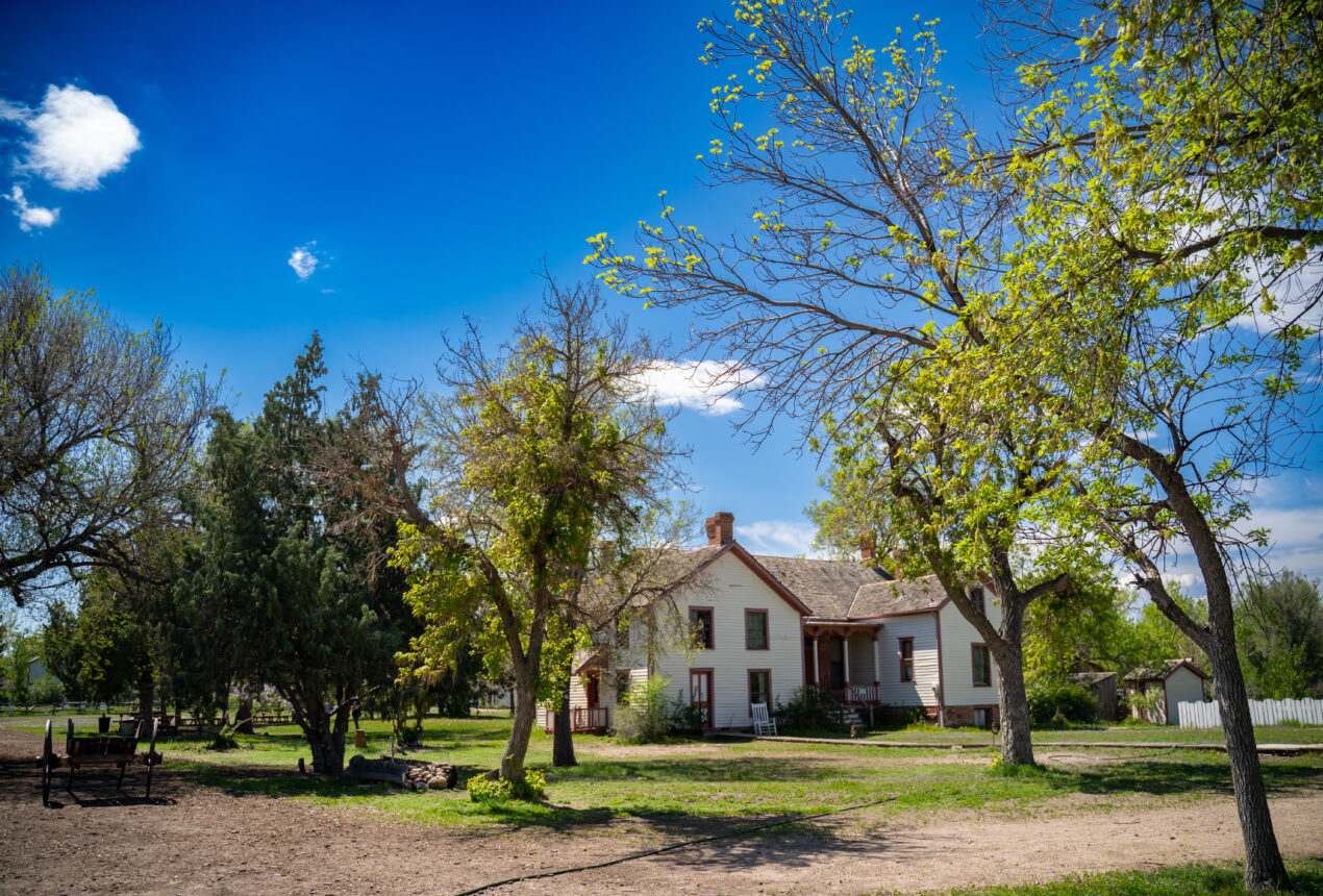 Casa histórica en Four Mile Park, rodeada de árboles
